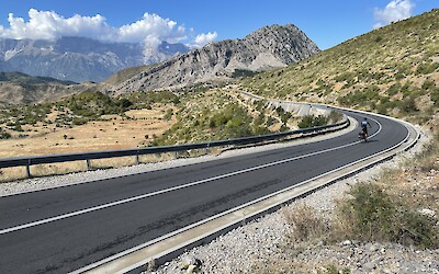 Gliding down to Leskovik (submitted by Elspeth Miller)