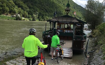 Photo 4 (submitted by 4the Danube)