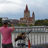 Crossing the Donau for the last time, into Vienna! (photo by Wiederholen)
