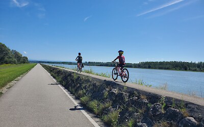 "Skills check" along the Danube 😀 (submitted by Robert Taylor)