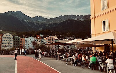 Starting off in colourful Innsbruck (submitted by Nicolas Roggeman)