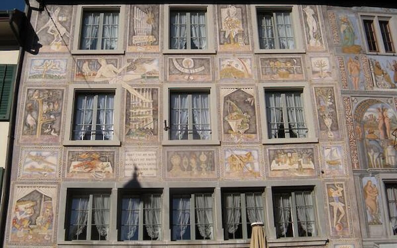 Stein am Rhein features painted facades, the Lindwurm Museum and a lovely ambiance.