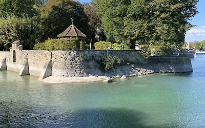 (submitted by Martha Scott)