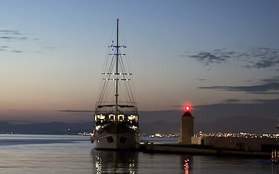 (submitted by Sigr&iacute;&eth;ur &Oacute;lafsd&oacute;ttir)