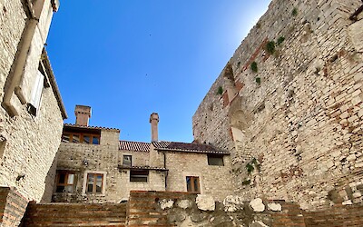 Split Palace (submitted by John Foster)