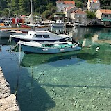 The waters in this port, as in many, are crystal clear. (photo by Lorinda Troppmann)