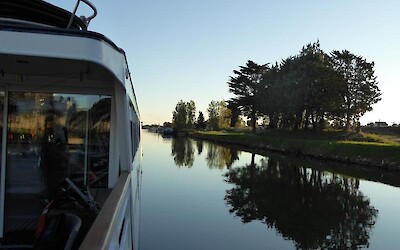A calm morning aboard the Soleo (submitted by mountainbroad)