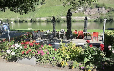 We generally stopped for coffee and pastries in the morning as well as a wine or coke break in the afternoon (submitted by Jane Fletcher)