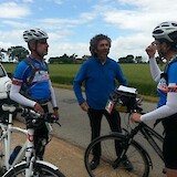 Meeting Paolo from the bike company on our way to Assisi (photo by ullabulla)