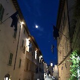 Going to dinner in Assisi (photo by Revtodd)