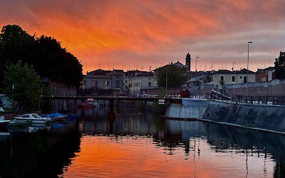 (submitted by Tom Goodman)