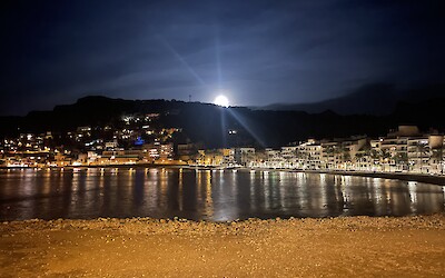 (submitted by LK Hessefort)