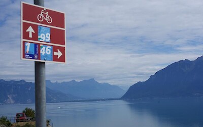 Route Sign by Lake Geneva (looking in the direction of Montreux) (submitted by apitzer)