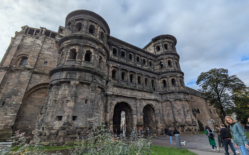 Black Gate in Trier (submitted by Hung Kang)