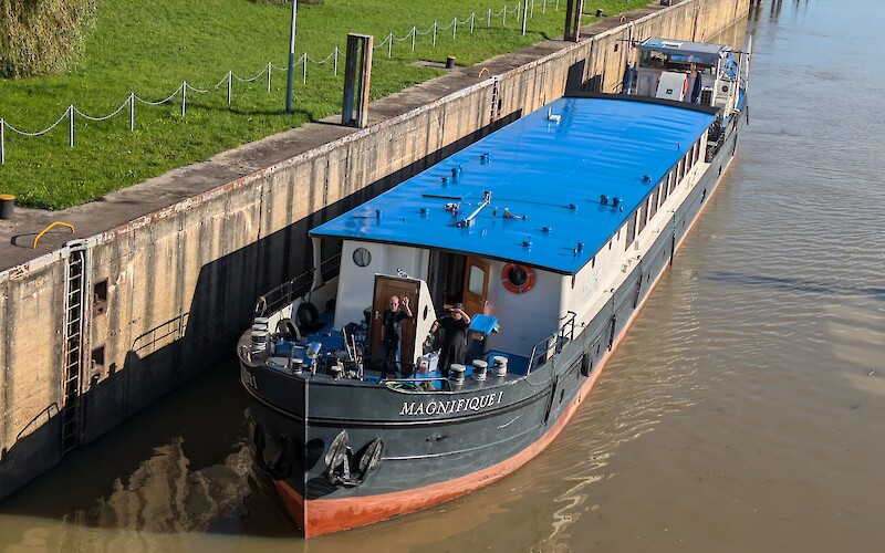 The Magnifique I going through a boat lock (submitted by Hung Kang)