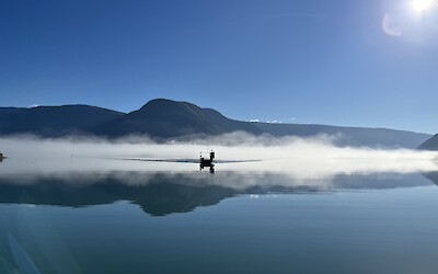 En Solvorn, esperando el Ferry (submitted by CARLOS JOSE DE LA PEZA CASARES)