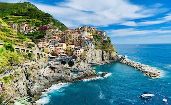 Colorful houses of Cinque Terre, Italy. Mike Swigunski@Unsplash