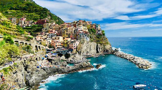 Colorful houses of Cinque Terre, Italy. Mike Swigunski@Unsplash