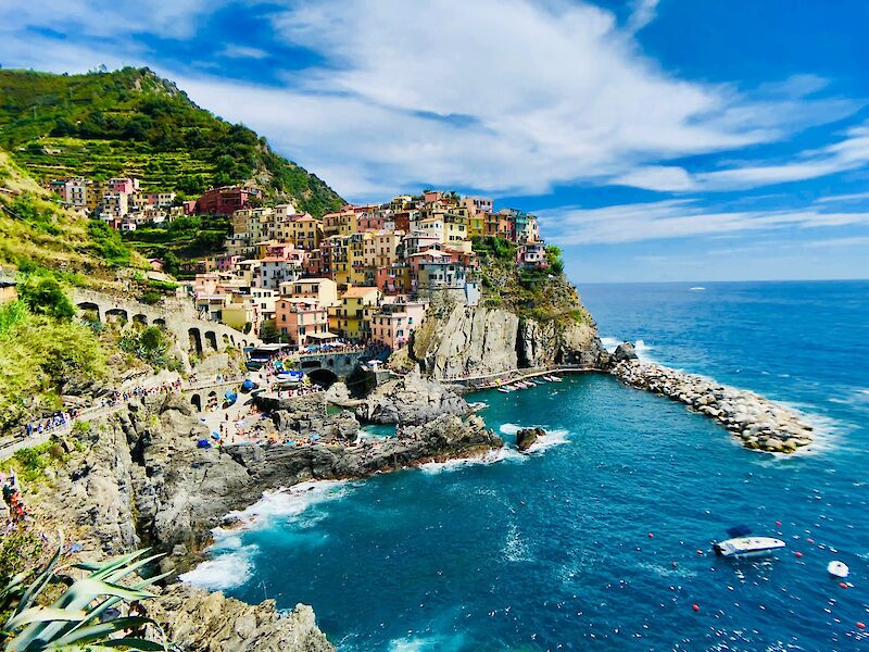 Colorful houses of Cinque Terre, Italy. Mike Swigunski@Unsplash
