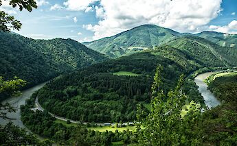 Star&yacute; hrad, Nezbudsk&aacute; L&uacute;čka, Slovakia. Unsplash@Branislav Knappek