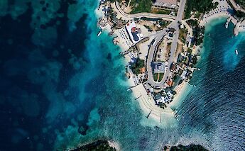 Albanian Riviera. Polina Rytova@Unsplash