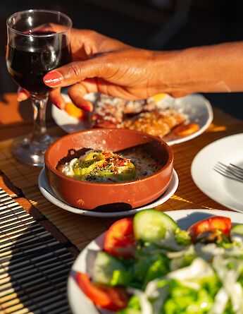 Dining in Gjirokastër, Albania. Karol Chomka@Unsplash