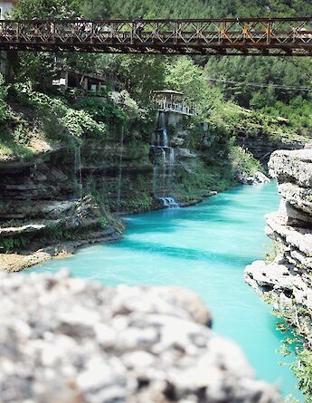 Përmet, Albania. Xhiliana Cane@Unsplash