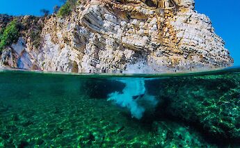 Saranda (Sarandë), Albania. Elion Jashari@Unsplash