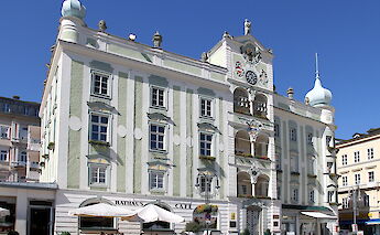 Gmunden Rathaus in Gmunden, Traunsee, Austria. CC:C.Stadler/Bwag