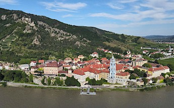 Dürnstein, Lower Austria along the Danube River. CC:Bwag