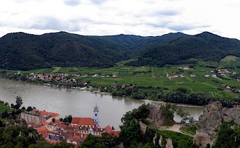 Wachau Valley near Dürnstein, Lower Austria. CC:Lonezor
