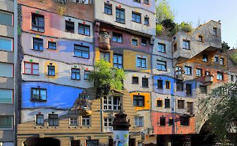 The famous Hundertwasserhaus in Vienna, Austria. CC:Bwag