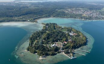 Mainau Island, Austria. Unsplash:Lisa Fecker