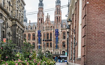 Magna Plaza in Amsterdam, North Holland, the Netherlands. Steven dosRemedios, Flickr