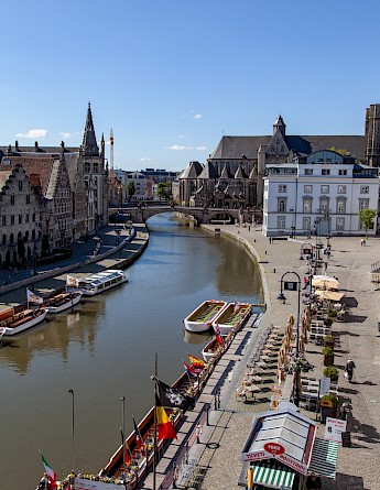 Scheldt & Leie Rivers in Ghent, East Flanders, Belgium. DimHou, Unsplash