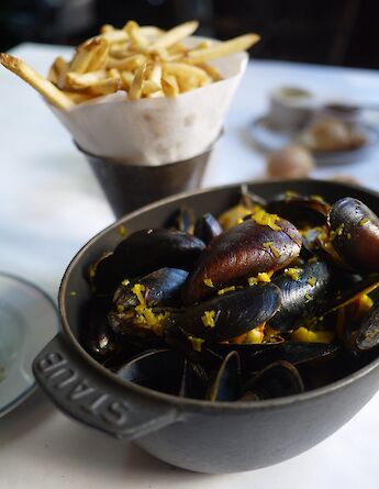 Mussels & fries are a traditional Belgian lunch! Kennejima@Flickr
