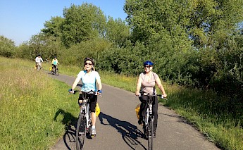 Amsterdam - Gouda - Bruges Bike & Boat Tour