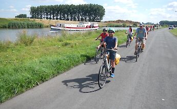 Amsterdam - Gouda - Bruges Bike and Boat Tour