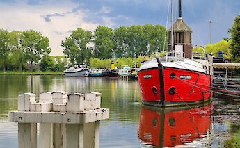 Amsterdam - Gouda - Bruges Bike and Boat Tour