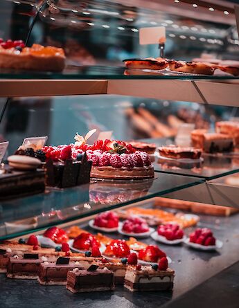Pâtisserie in Paris, France. Ulysse Point Cheval@Unsplash