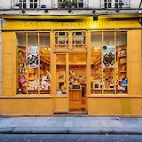 Fancy shopping in Paris, France! Marcel Linbric@Unsplash