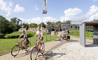 Highlights of Flanders: Belgium’s History, Art, Nature & Cuisine Bike Tour