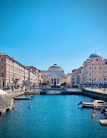 Trieste along the Adriatic Sea in Italy. Arno Senoner@Unsplash