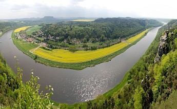 Elbe River through Saxon Switzerland. CC:Thomquine