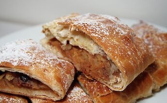 Apple Strudel in Czech Republic. CC:Che