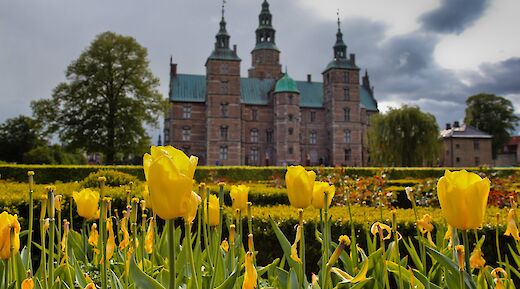 Rosenborg Castle, Copenhagen, Denmark. Hernan Pinera@Flickr