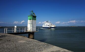 Boat in Gironde, France. Unsplash:Free Nomad
