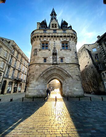 Grand building in Bordeaux, France. Unsplash:Zakaria El Bazi
