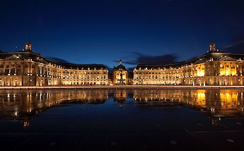 Place De La Bourse, Bordeaux, France. CC:Nguyen Huuthanh