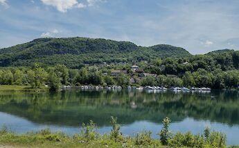 Lake in the Via Rhona. Unsplash:Free Nomad